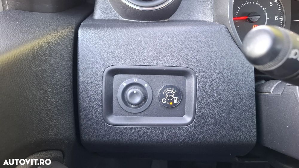 Dacia Duster 1.6 SCe Comfort - 28