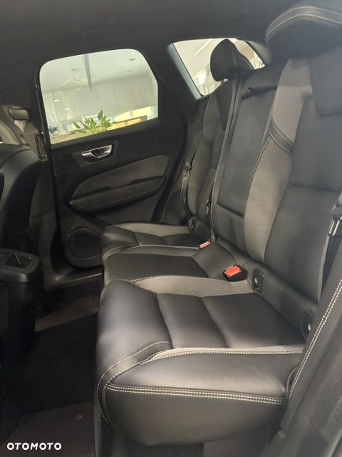 Volvo XC 60 B4 B Plus Dark - 13