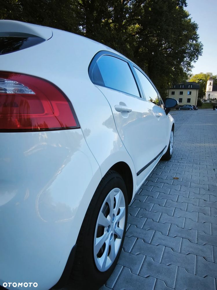 Kia Rio 1.4 L - 9