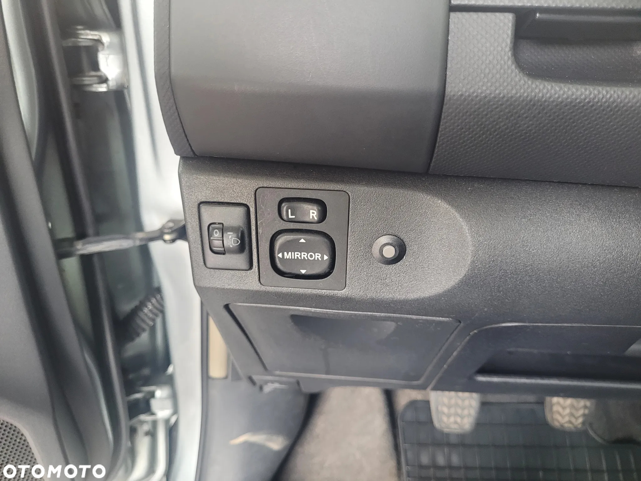 Toyota Yaris 1.0 Luna - 13
