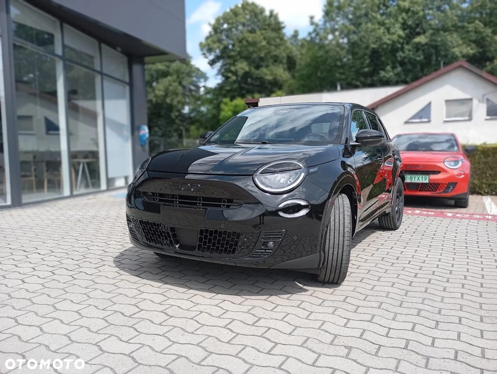 Fiat 600 1.2 Turbo Sport eDCT - 1