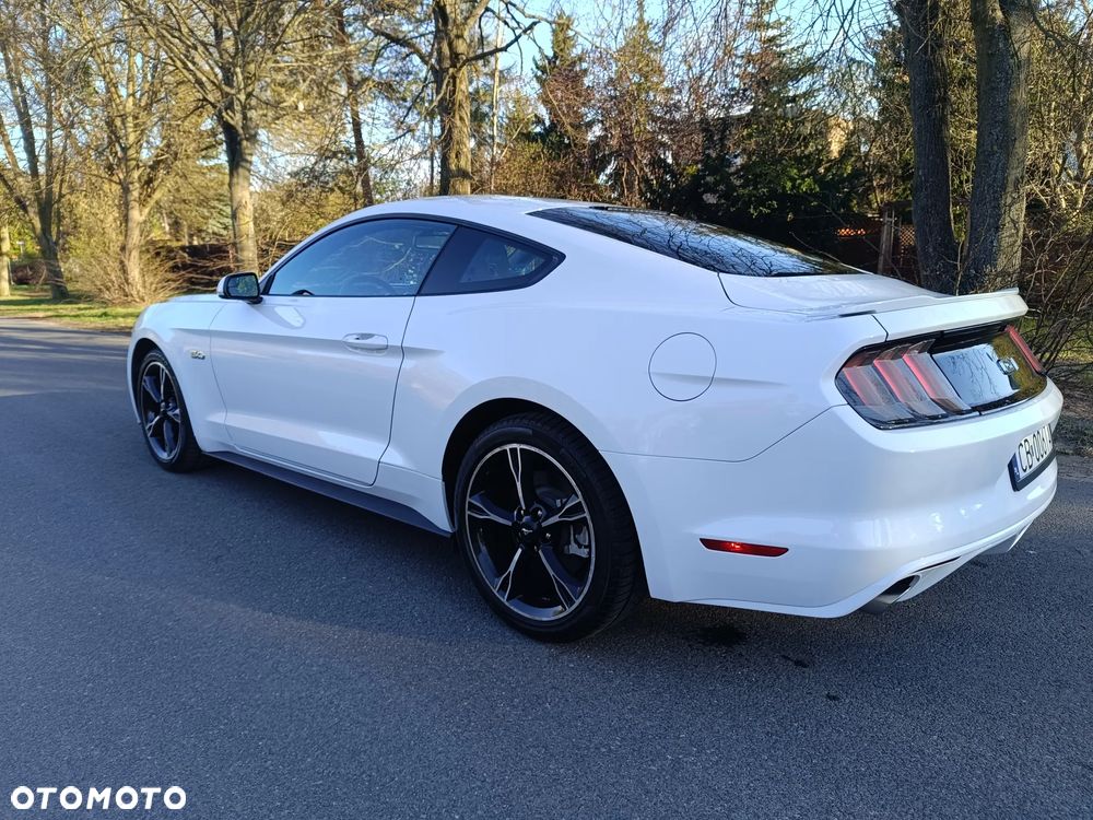 Ford Mustang - 2