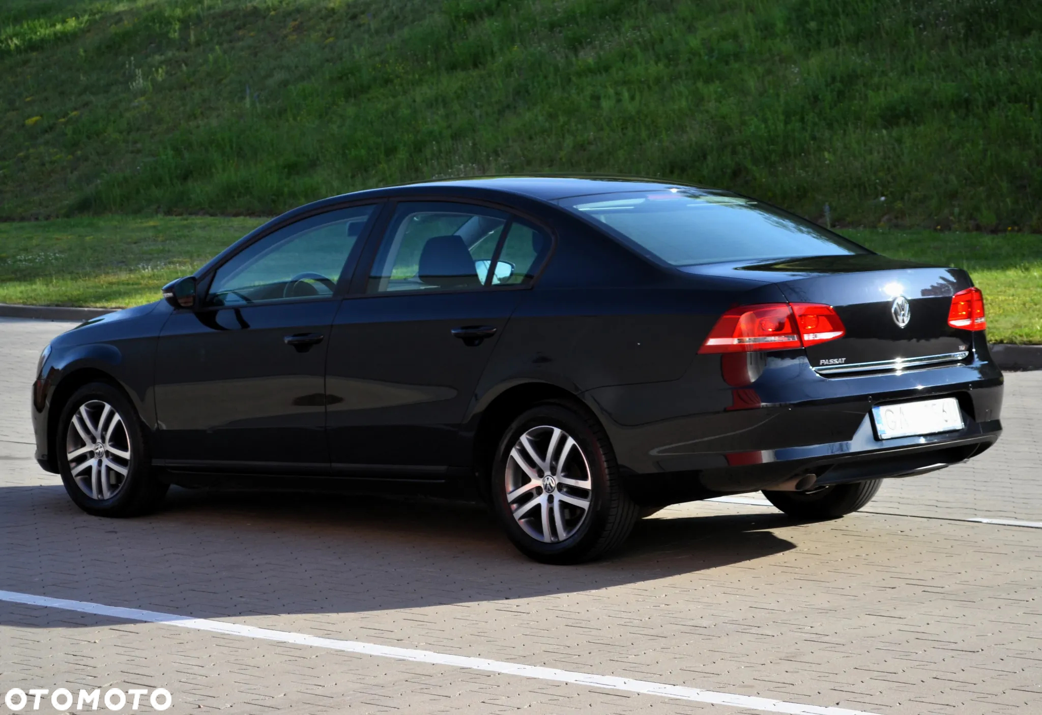 Volkswagen Passat 1.6 TDI Trendline Optimum - 4