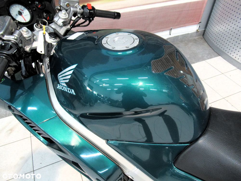 Honda VFR - 11