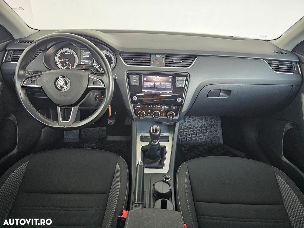 Skoda Octavia - 8