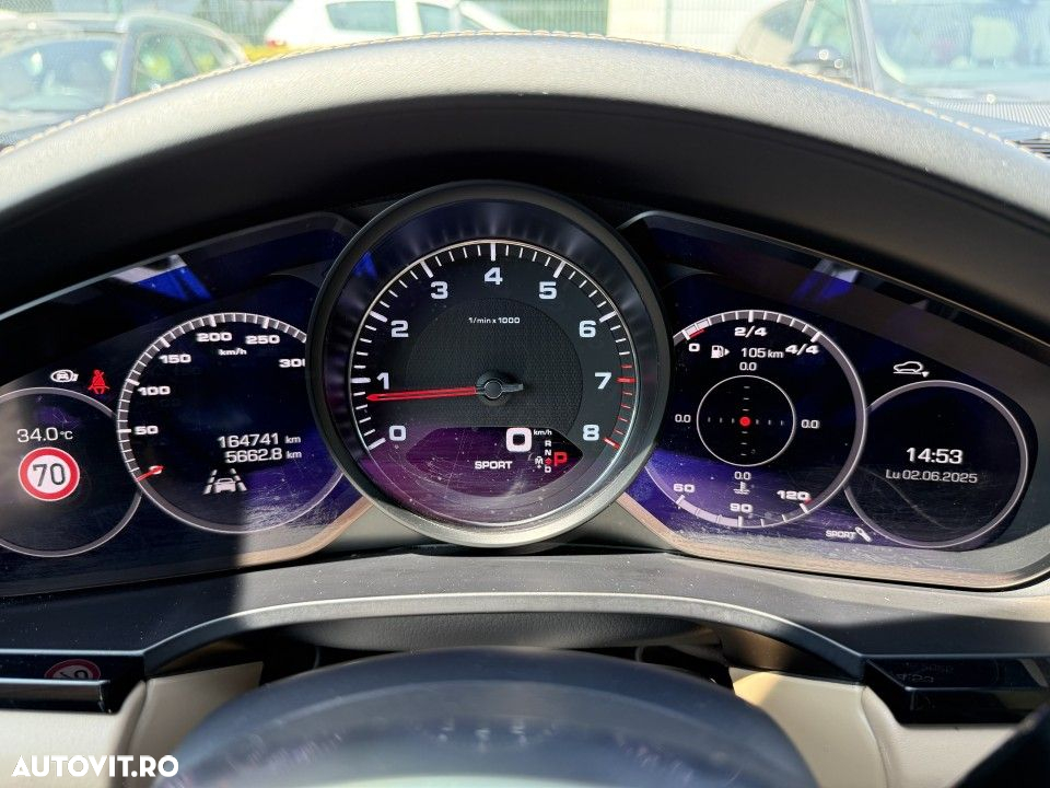 Porsche Cayenne - 21