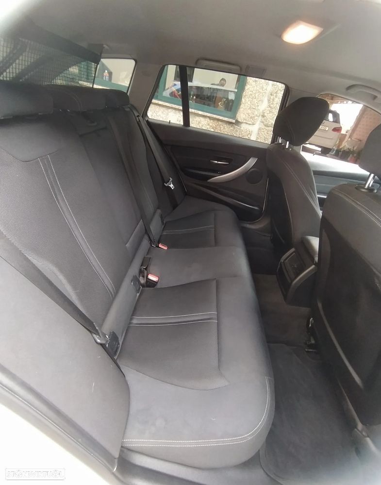 BMW 320 d Aut. Sport Line - 10