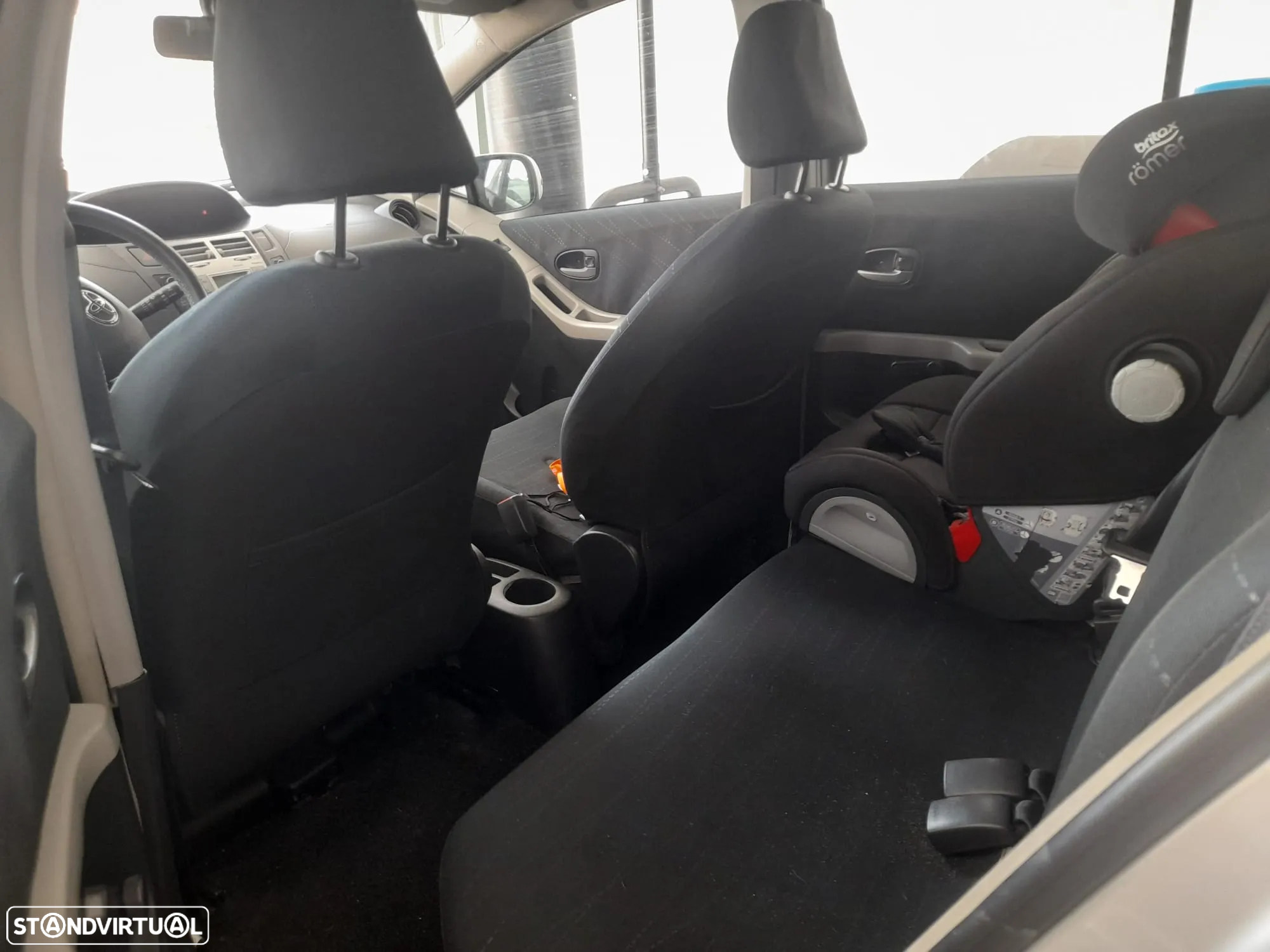 Toyota Yaris 1.4 D-4D AC Manual - 4