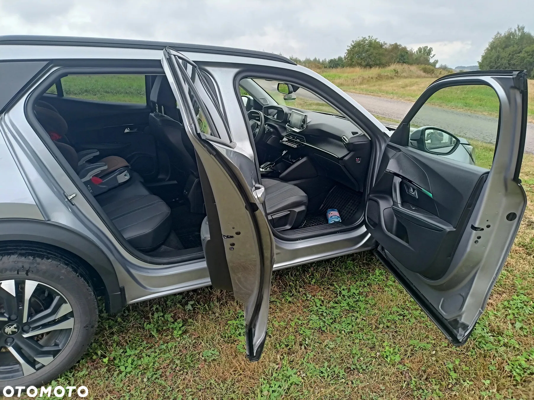Peugeot 2008 BlueHDi 130 Allure S&S EAT8 - 4