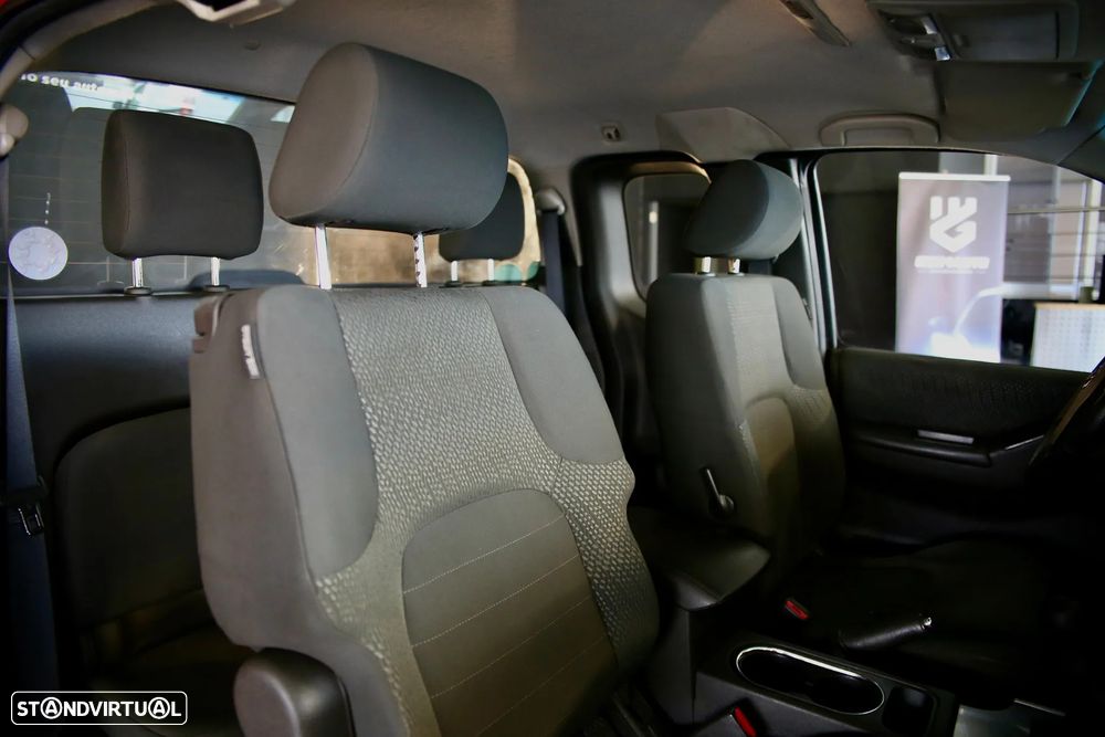 Nissan Navara 2.5 dCi CD LE Hi-Tech 4WD - 9