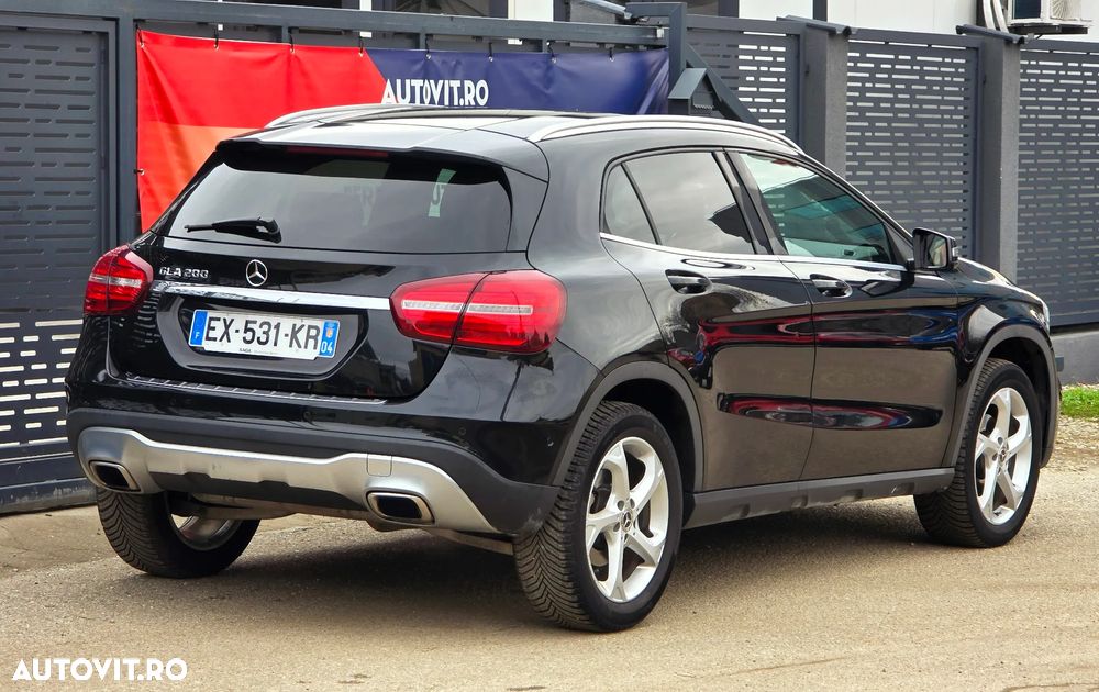 Mercedes-Benz GLA 200 7G-DCT AMG Line - 9