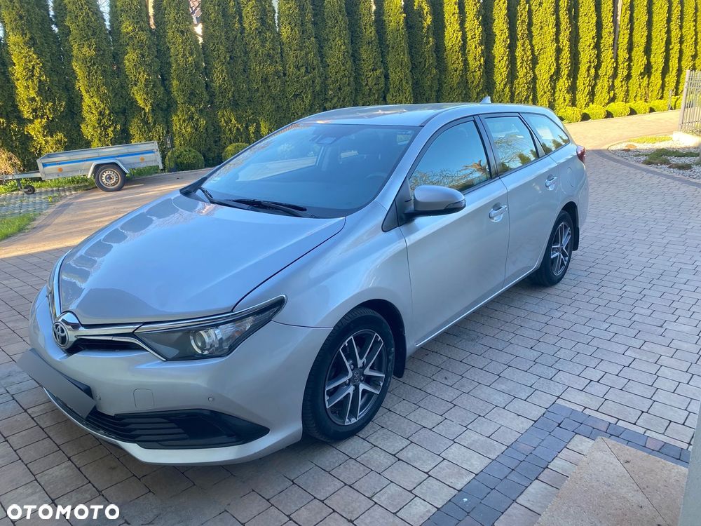 Toyota Auris 1.4 D-4D Comfort - 1