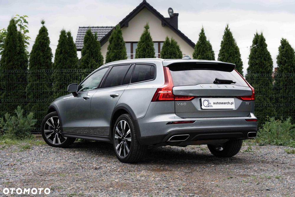 Volvo V60 Cross Country - 5