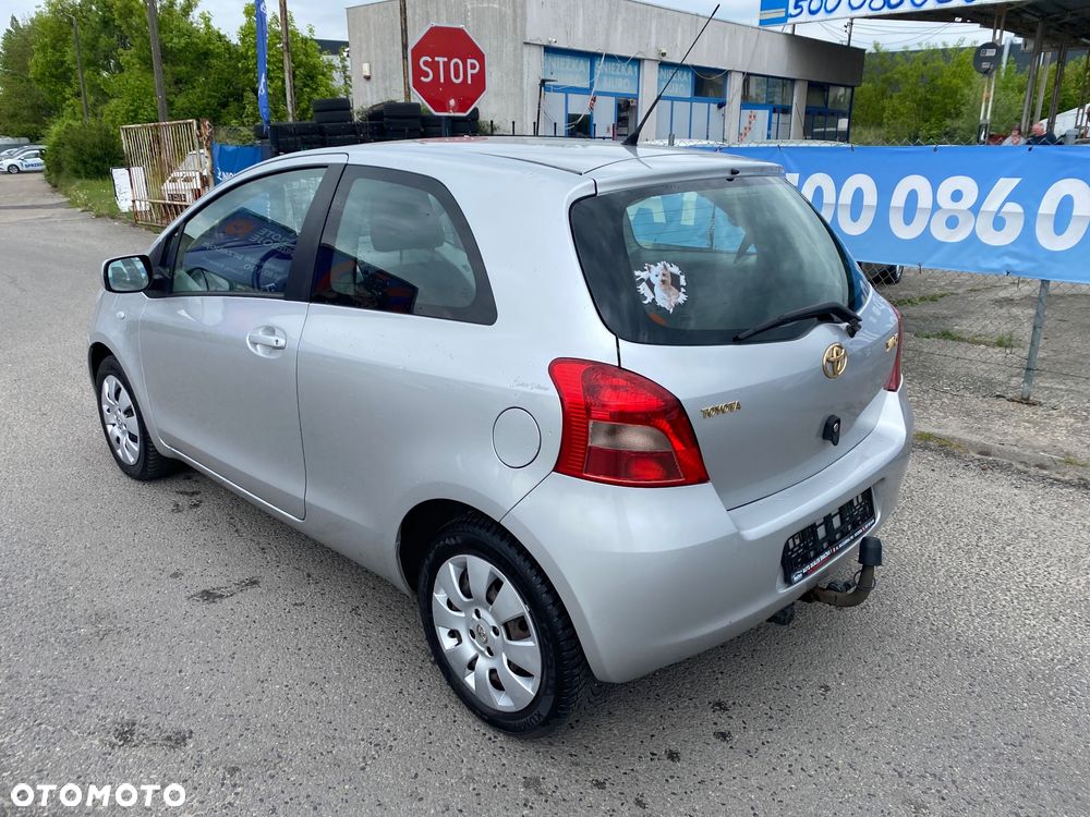 Toyota Yaris - 18