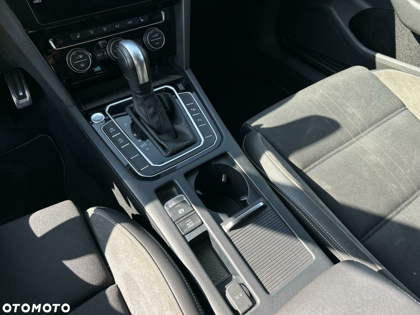 Volkswagen Passat - 12