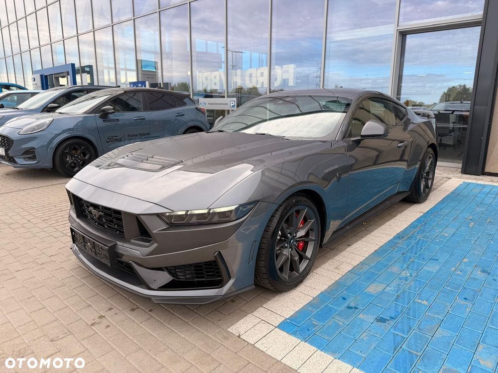Ford Mustang - 4