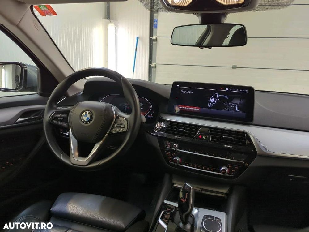 BMW Seria 5 520i Aut. - 4