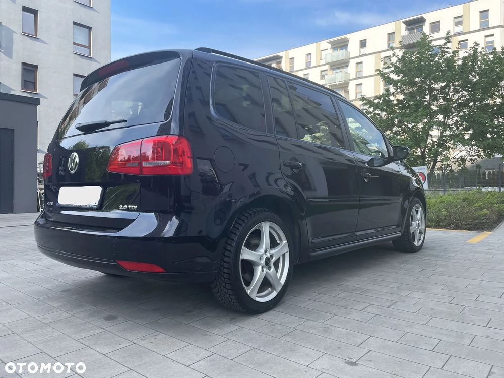 Volkswagen Touran 2.0 TDI DSG Highline - 5