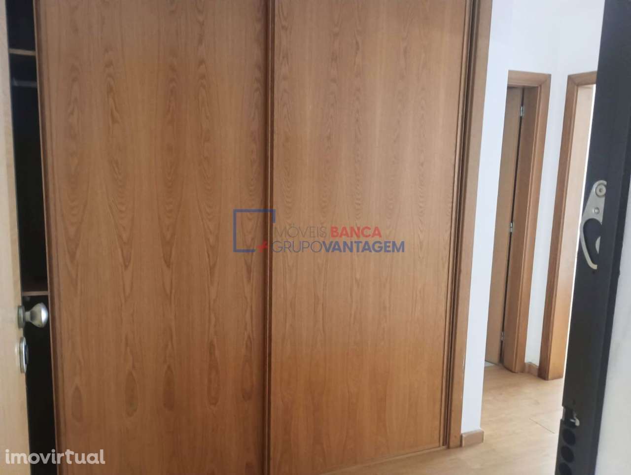 Apartamento T3 com parqueamentos Localizado na Amadora - Grande imagem: 3/30