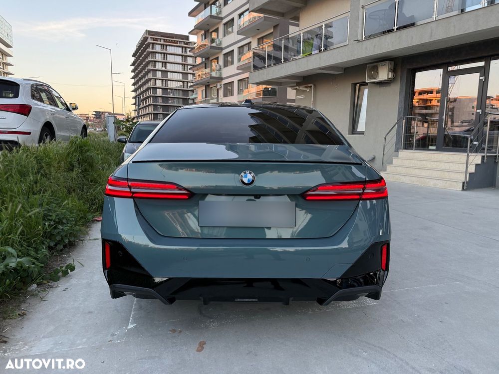 BMW Seria 5 520i AT MHEV - 28
