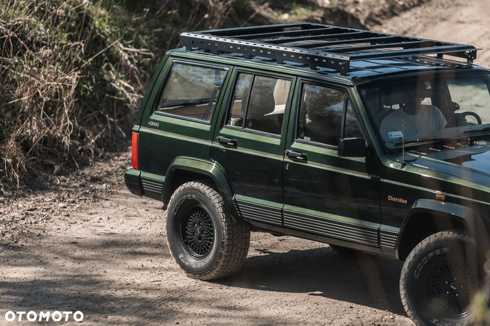 Jeep Cherokee 4.0 Limited - 12