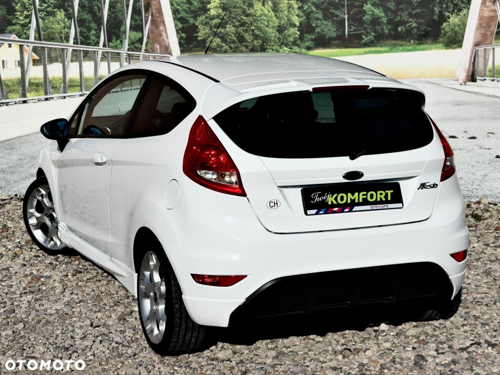 Ford Fiesta 1.6 Sport - 11