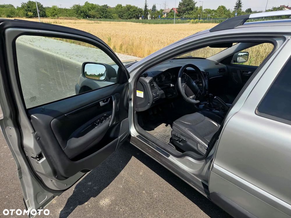 Volvo XC 70 2.5T AWD Momentum - 9