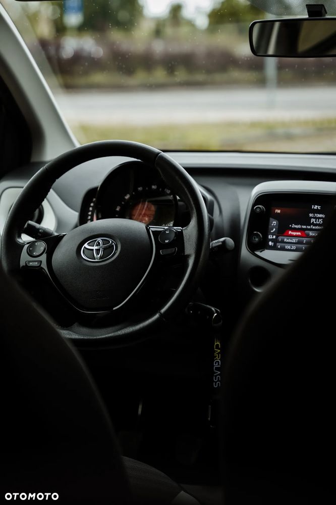 Toyota Aygo x-play club - 5