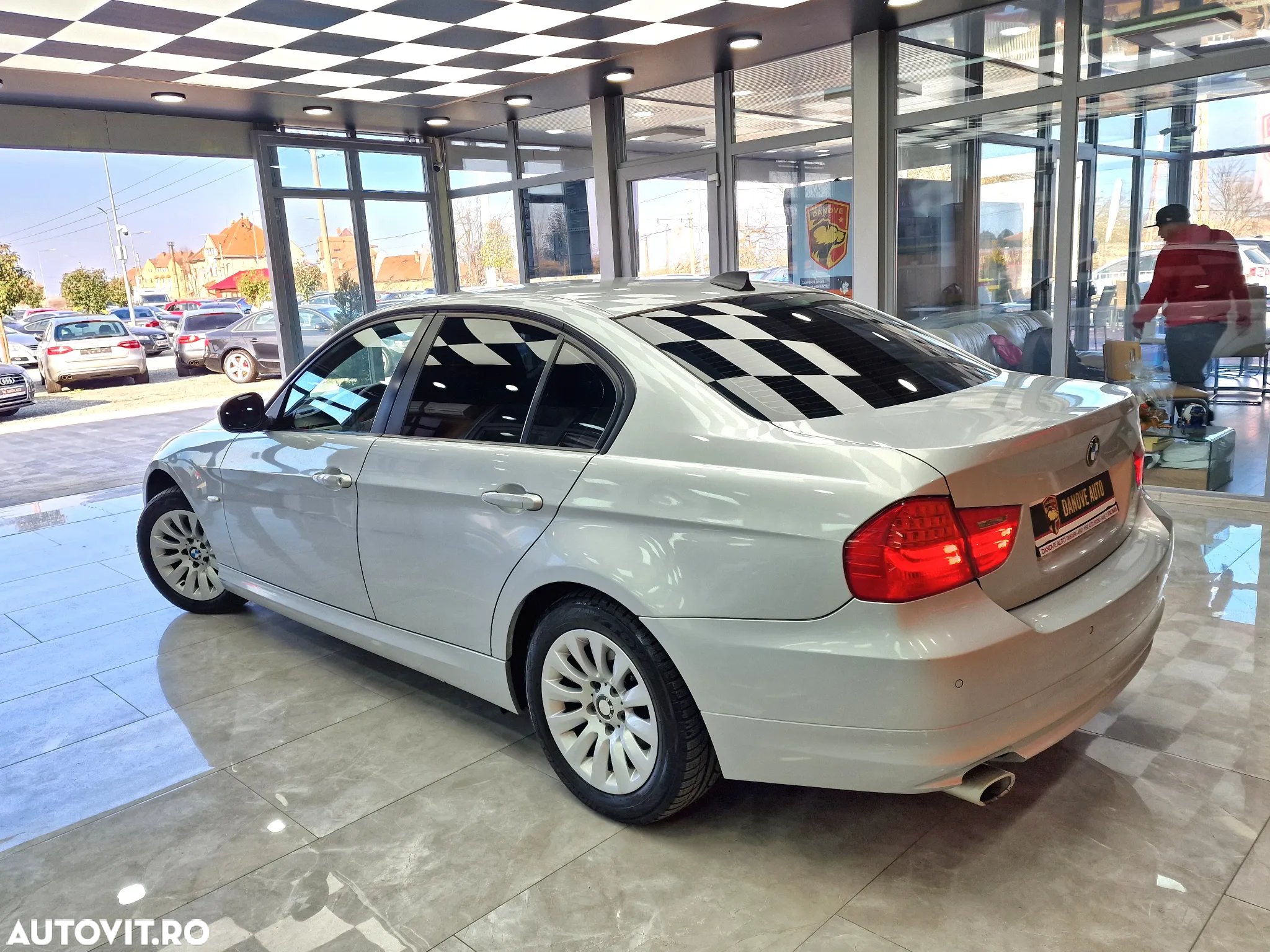 BMW Seria 3 316i - 10