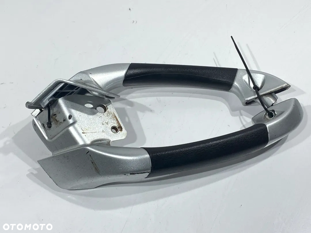 Trzymanie pasażera  Piaggio MP3 400/500 - 2