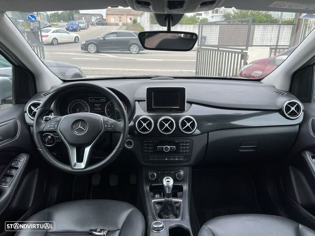 Mercedes-Benz B 180 CDI AMG Line - 13