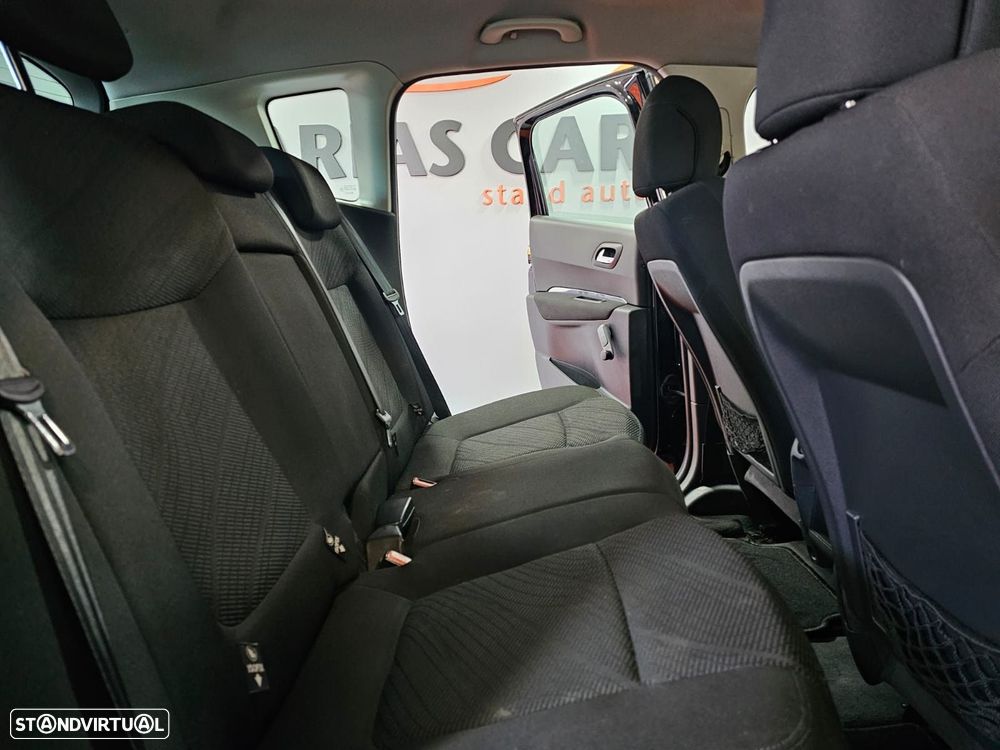Peugeot 3008 1.6 HDi Premium - 14