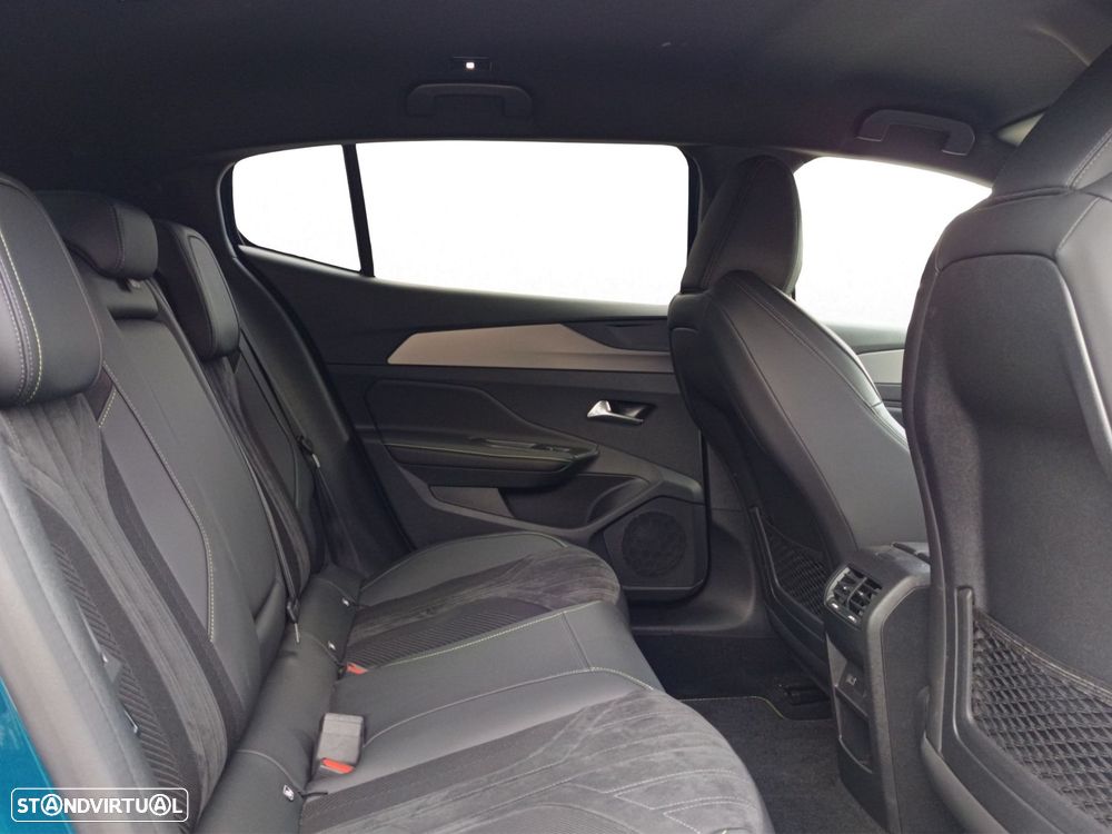 Peugeot 408 180 e-EAT8 GT - 33