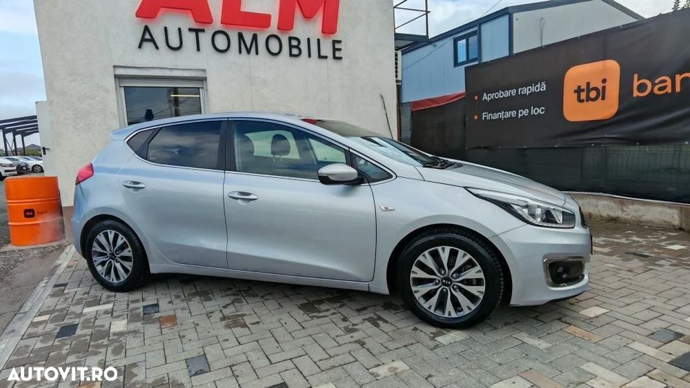 Kia Ceed - 8