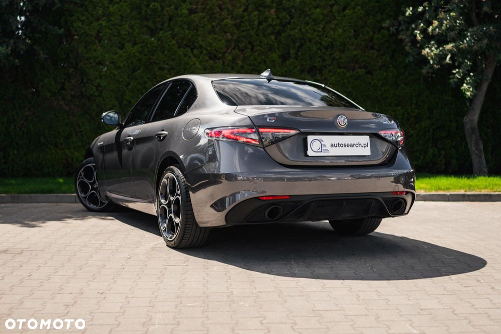 Alfa Romeo Giulia - 7