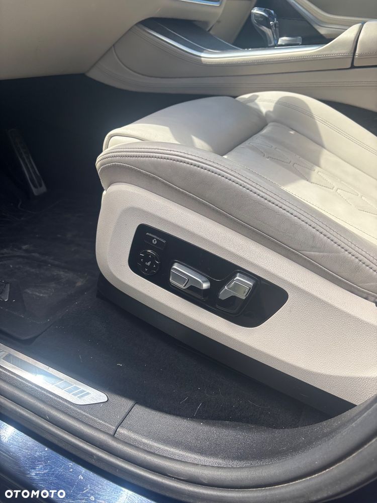 BMW X5 xDrive40i - 19