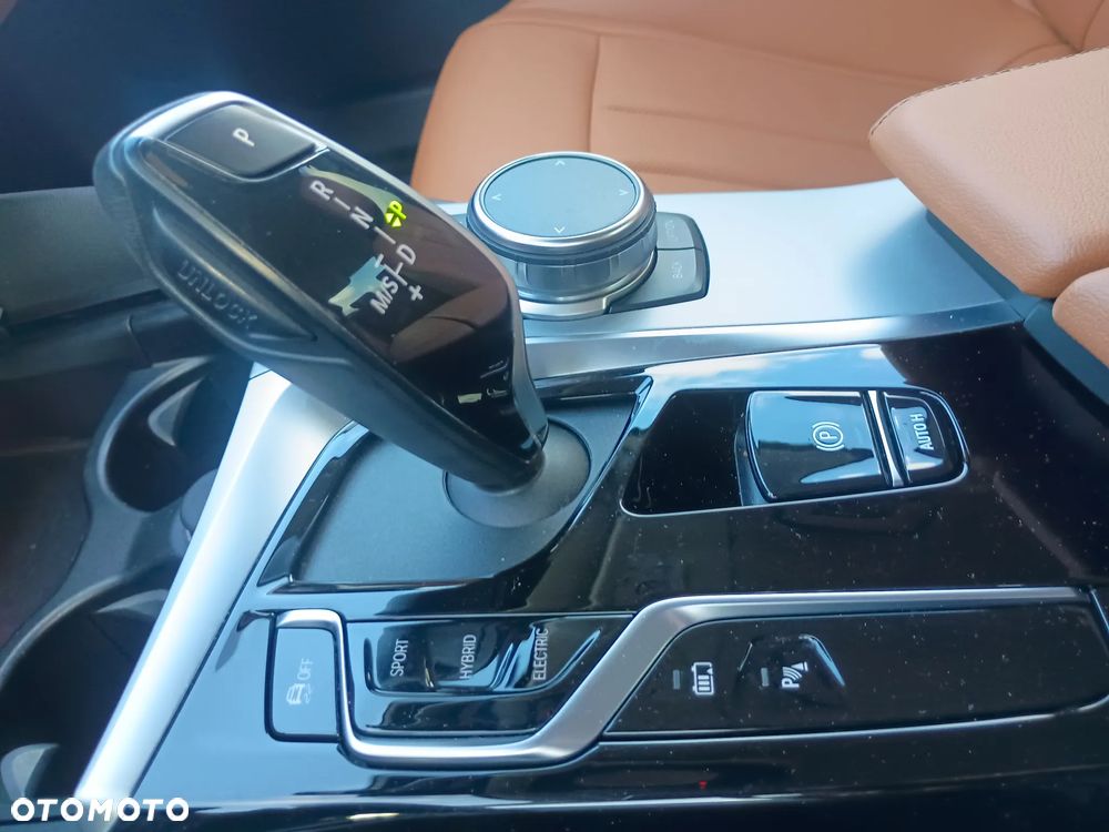 BMW Seria 5 530e Business Edition sport - 21