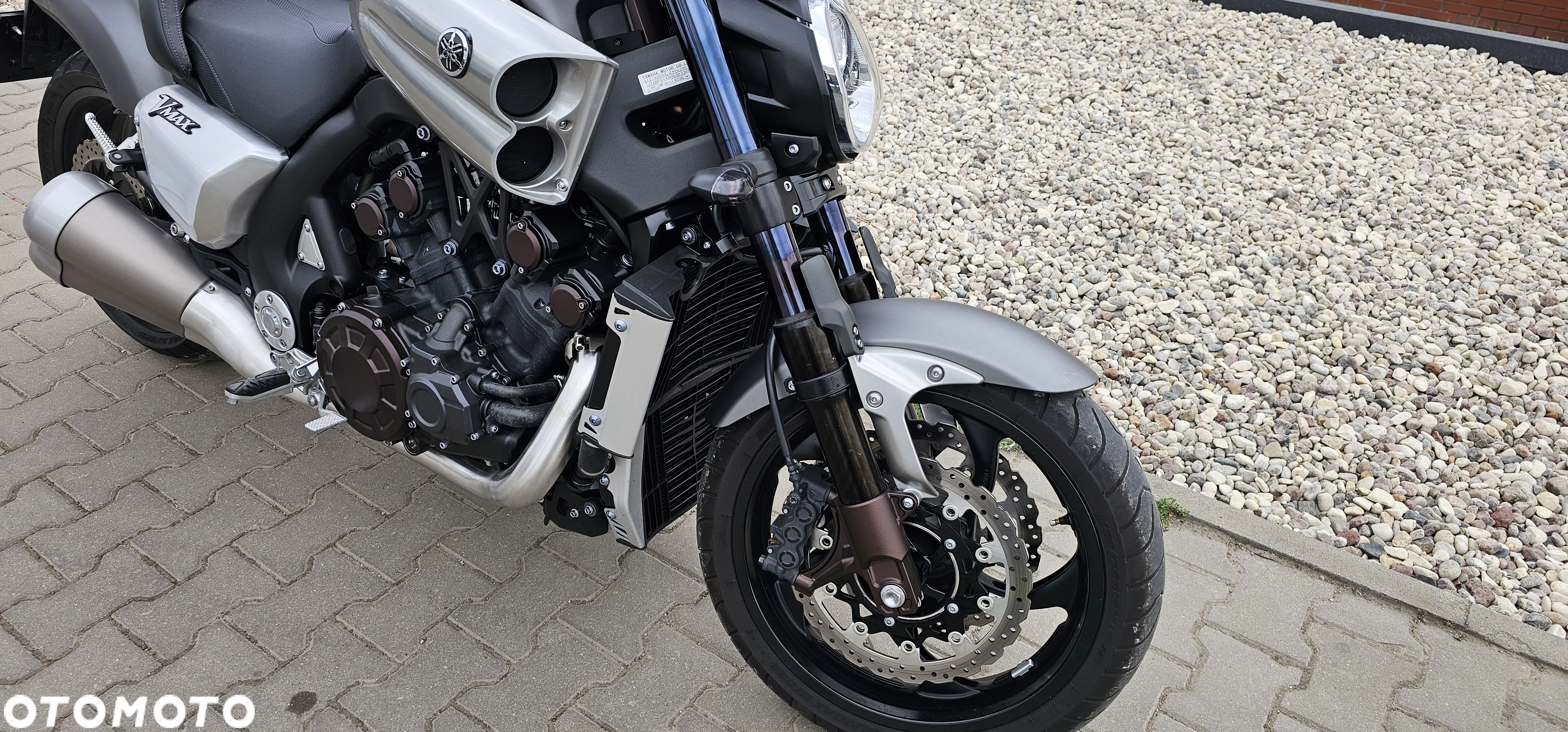 Yamaha V-MAX - 10