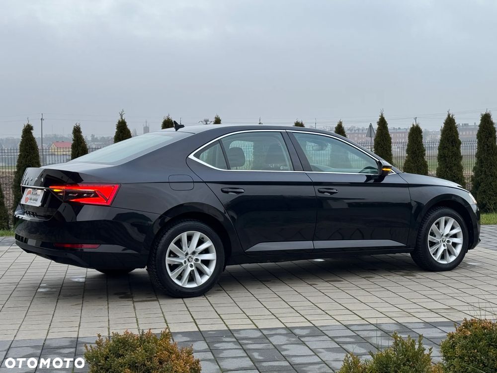Skoda Superb 2.0 TDI Ambition DSG - 6