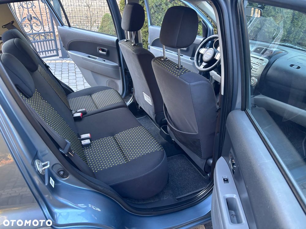 Daihatsu Sirion 1.3 - 6