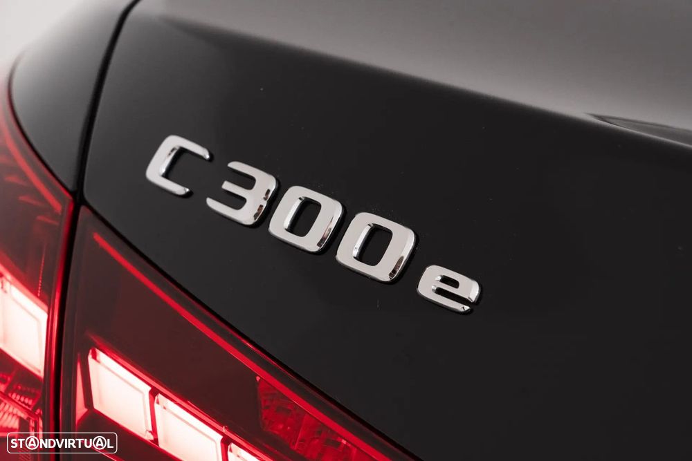 Mercedes-Benz C 300 e AMG Line - 16