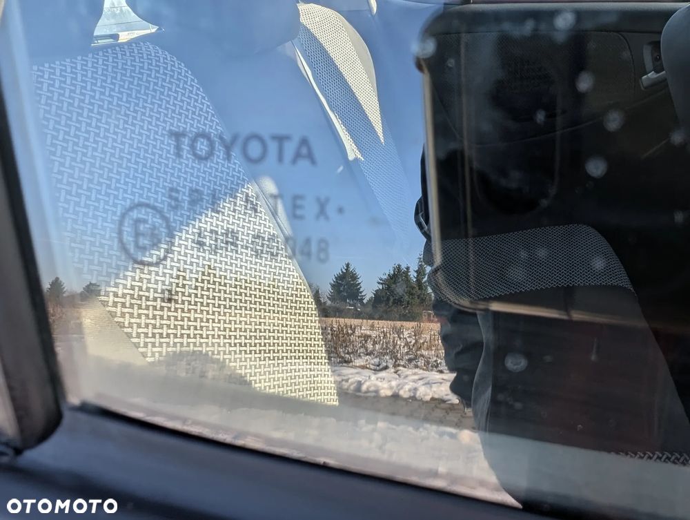 Toyota Yaris 1.3 - 29