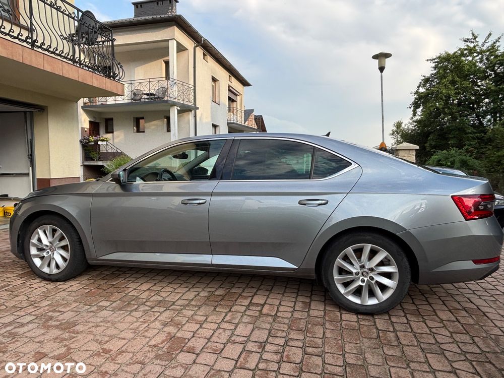 Skoda Superb 2.0 TDI SCR Style DSG - 8