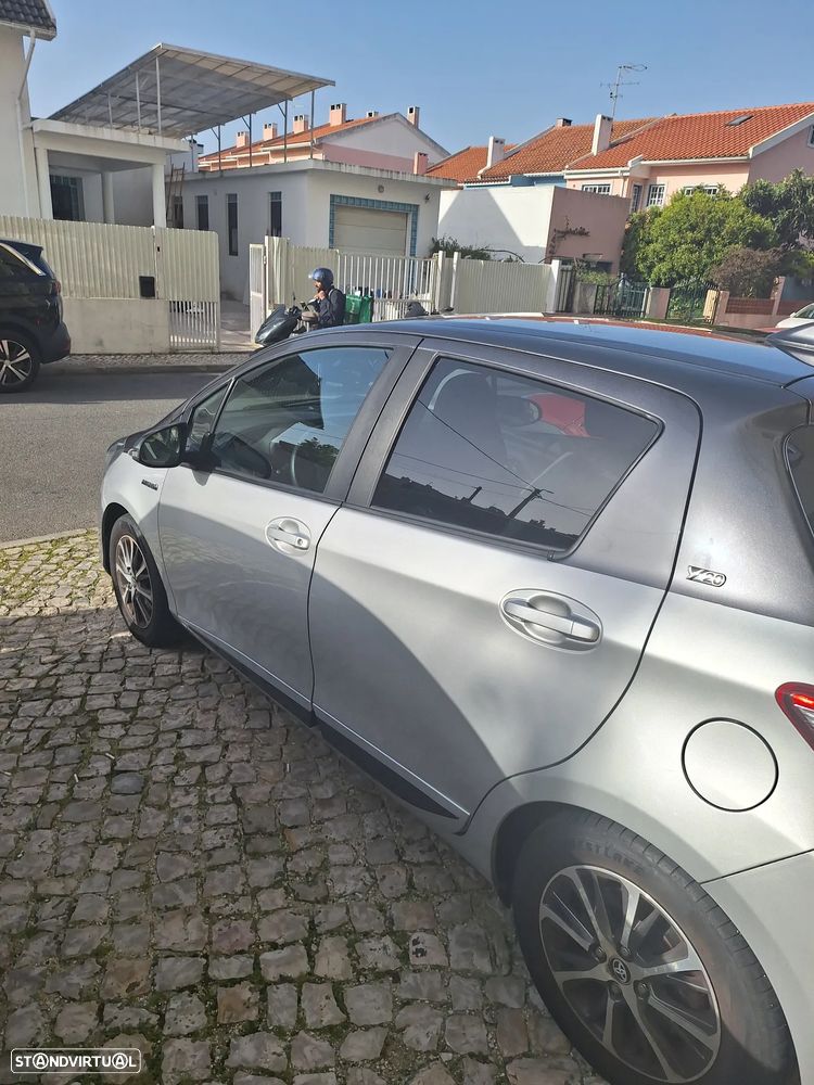 Toyota Yaris 1.5 HSD 20 Anos - 2