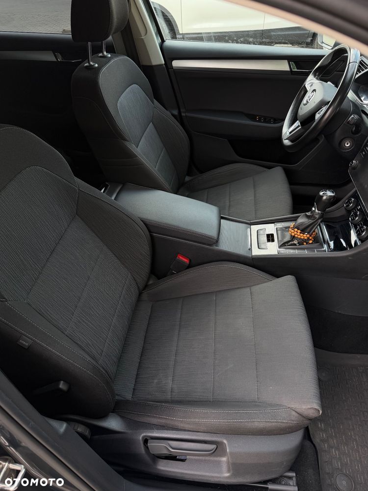 Skoda Superb 2.0 TDI Ambition - 9