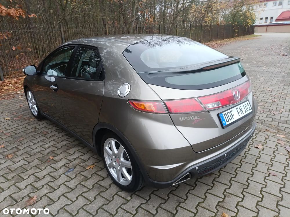 Honda Civic 1.8 Executive - 12