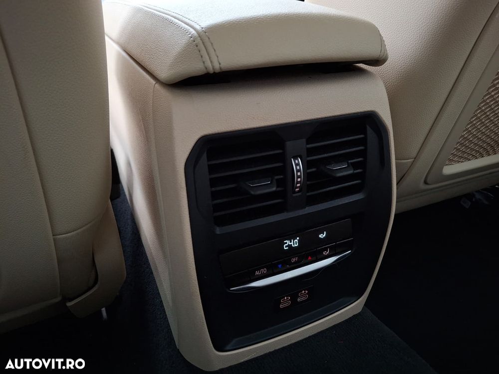 BMW Seria 3 330e Aut. - 30