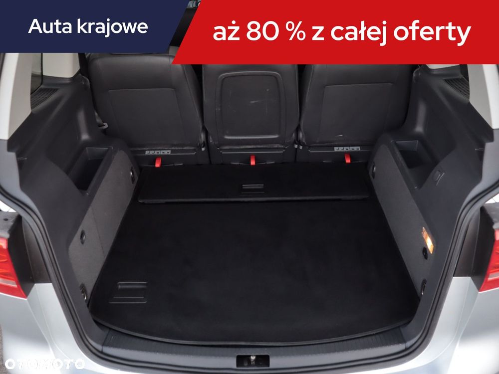 Volkswagen Touran - 16