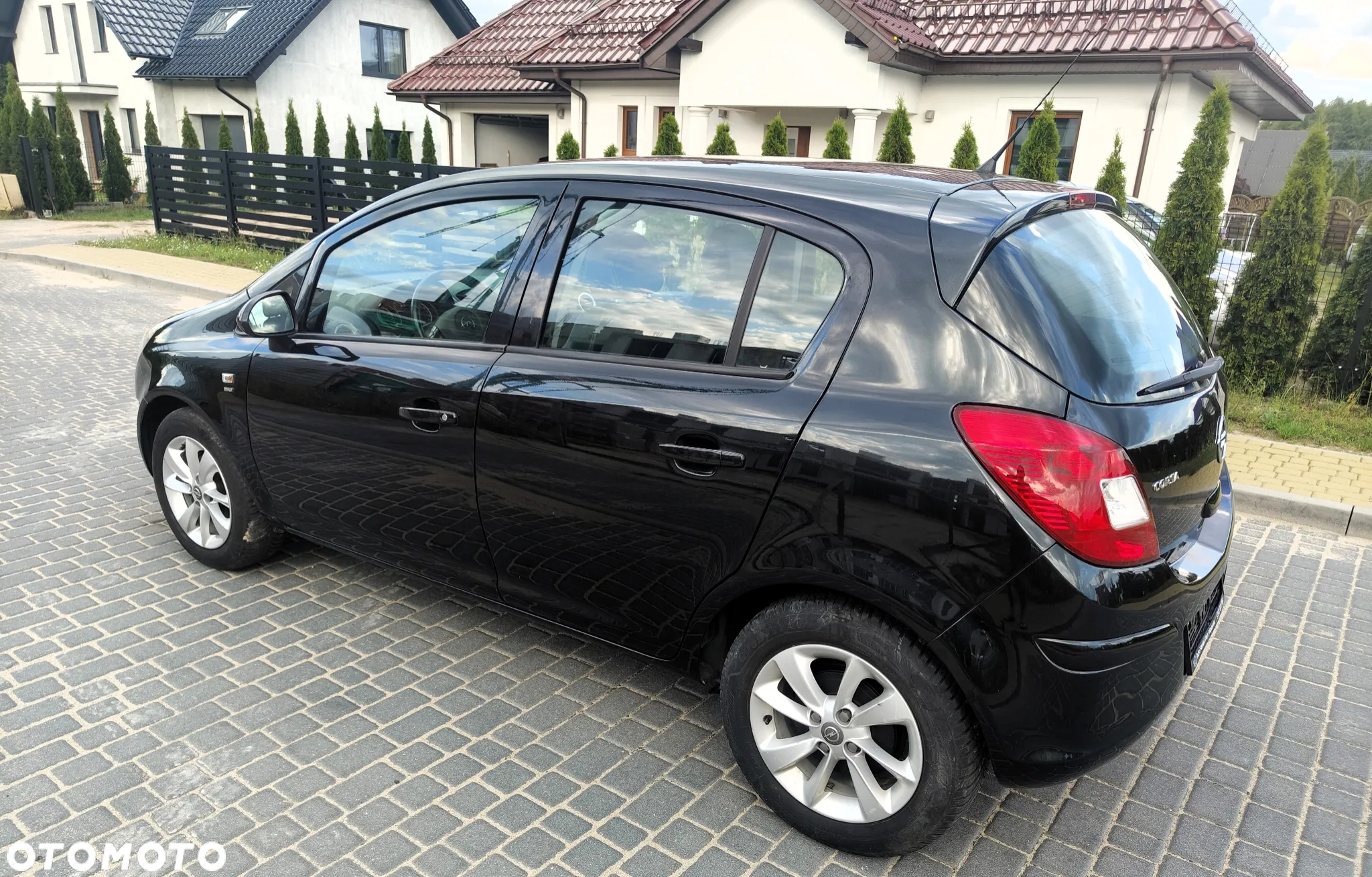 Opel Corsa 1.2 16V Cosmo - 4
