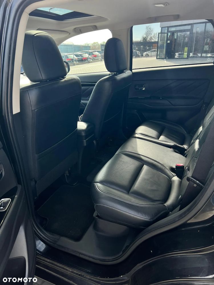 Mitsubishi Outlander 2.0 4WD Plus - 10